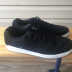 Emerica skate shoes size 12